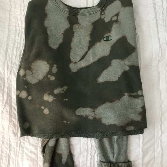 Tie Dye Champion Cropped Sweatshirt - Picture 2 of 4